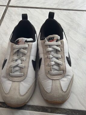 Nike Kids White, Black & Tan Retro-Style Sneakers